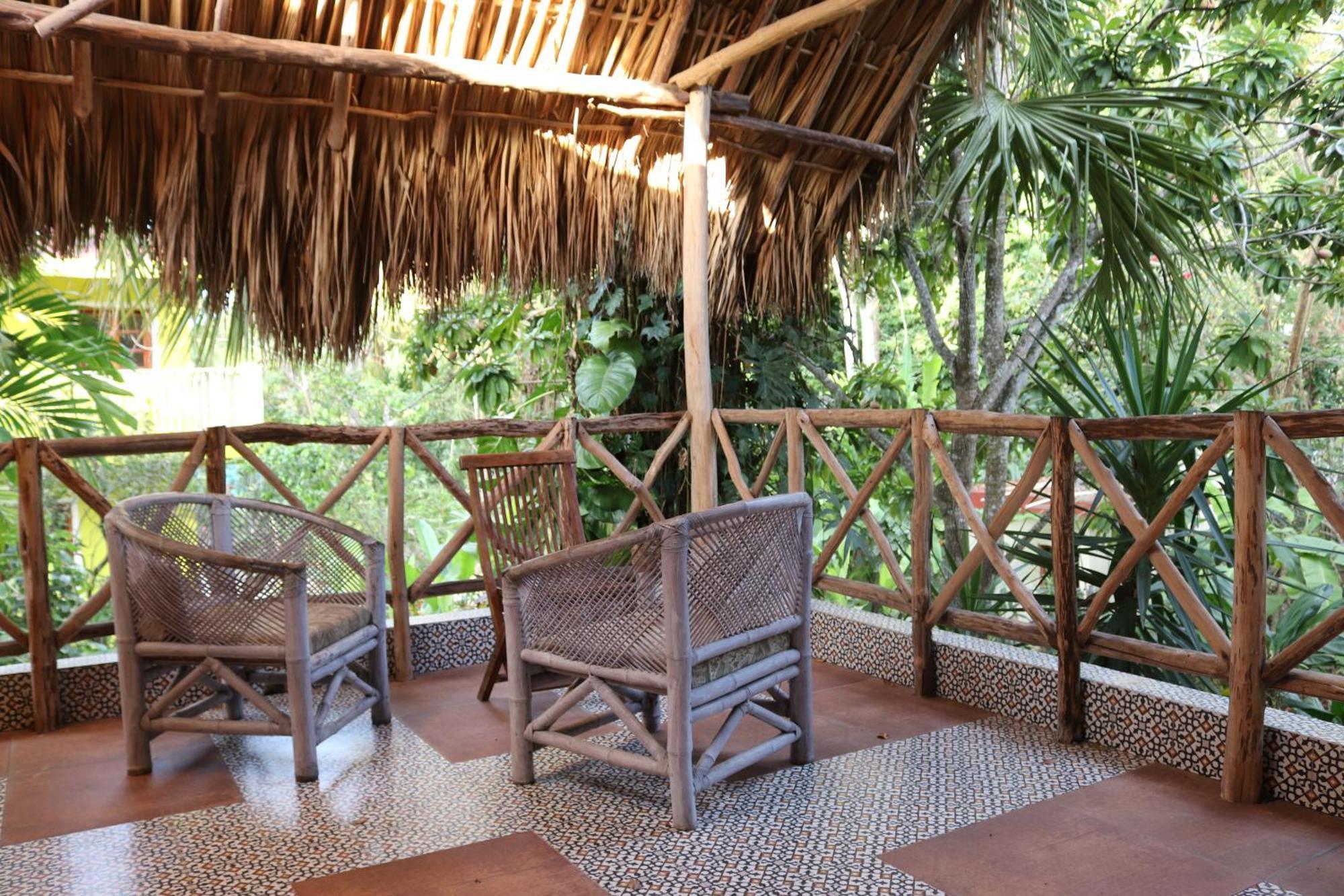 Gardenhotel Macan Che B&B Izamal Exterior photo